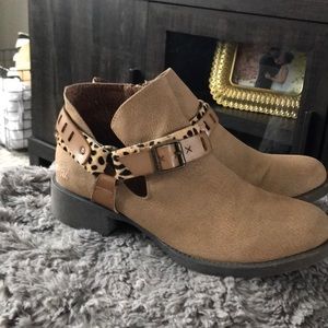 Tan Cheetah Booties